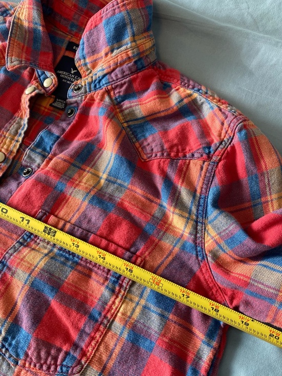 American Eagle Outfitters Women’s Small Red Plaid Flannel Button-Down Shirt - Picture 8 of 8